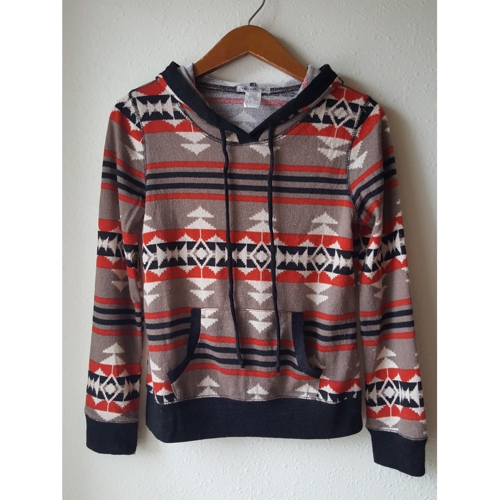 Lightweight Tribal Hoodie - Picture 4 of 6